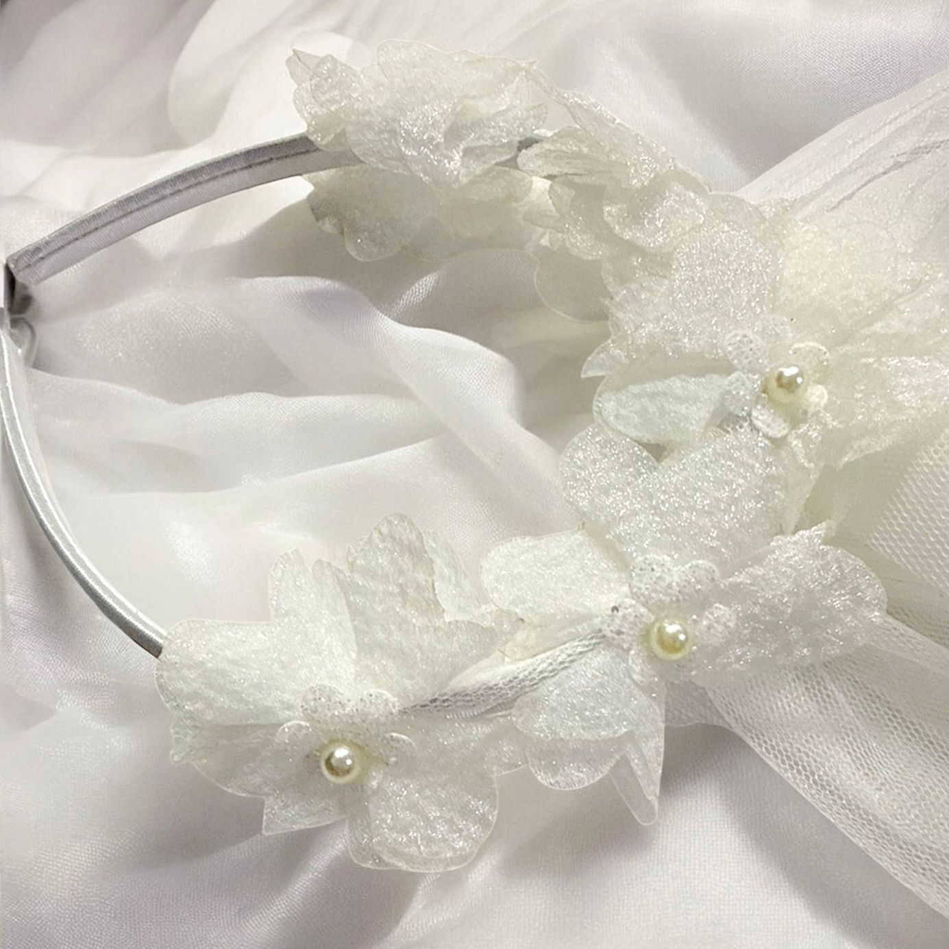 DIADEMA CON VELO GM775-3B-44