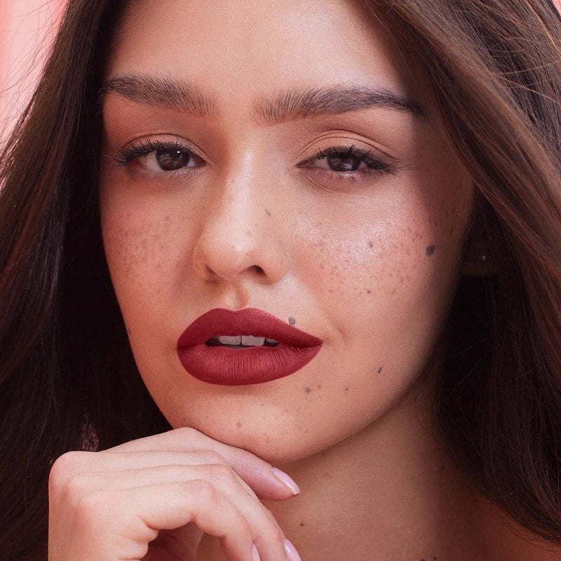 PLUMP & POUT PLUMPING LIP LINER - DELINEADOR DE LABIOS - Beauty Creations