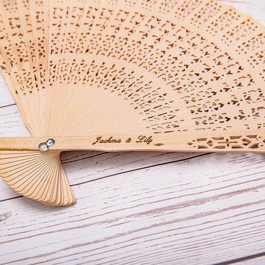 Abanico clásico de madera calado