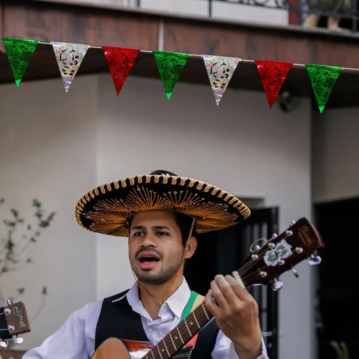 TRIANGULO METALICO FIESTAS PATRIAS