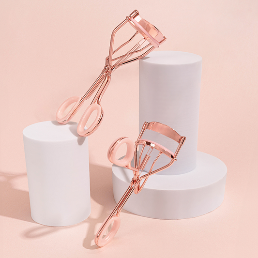 ENCHINADOR DE PESTAÑAS – MANGO DE ARO AMOR US